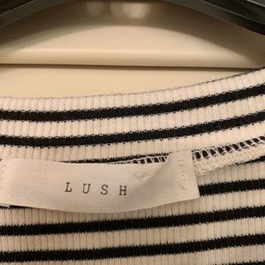 Cold shoulder long sleeve tee